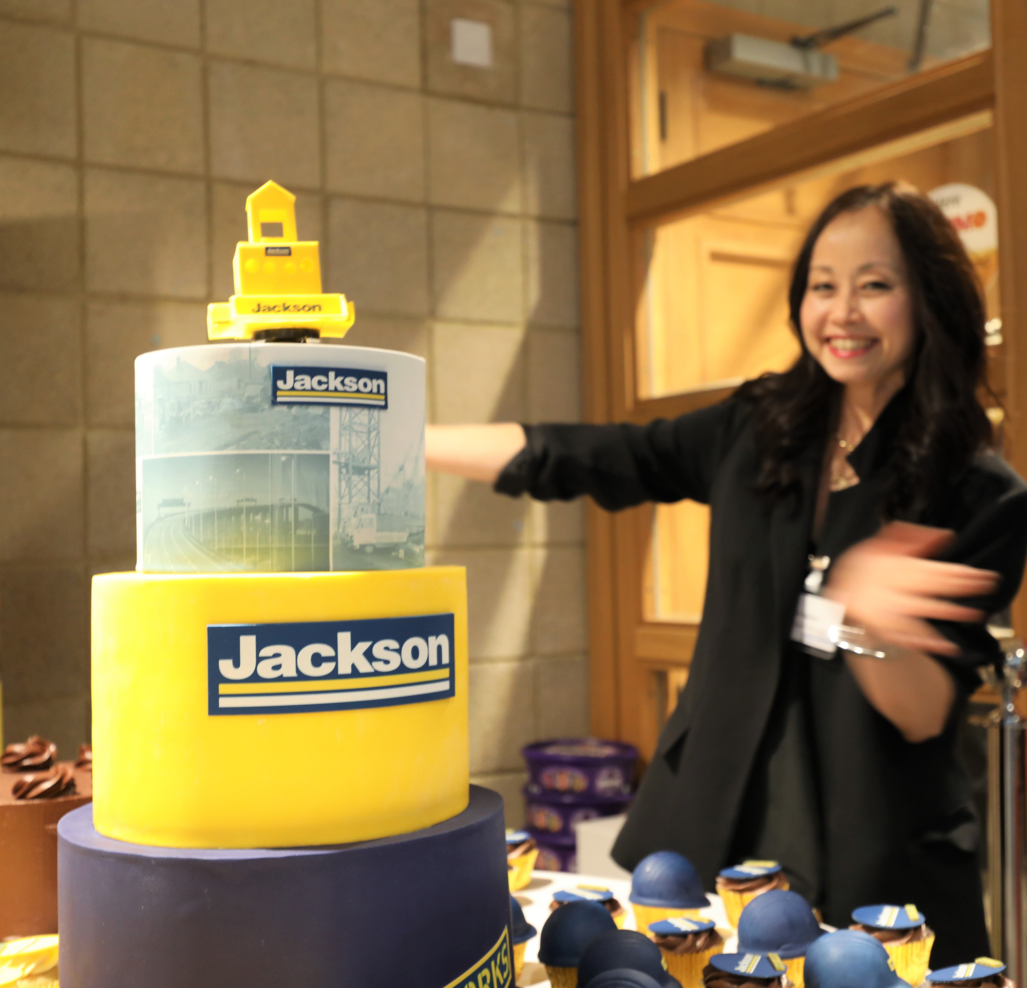 Tram's cake 2