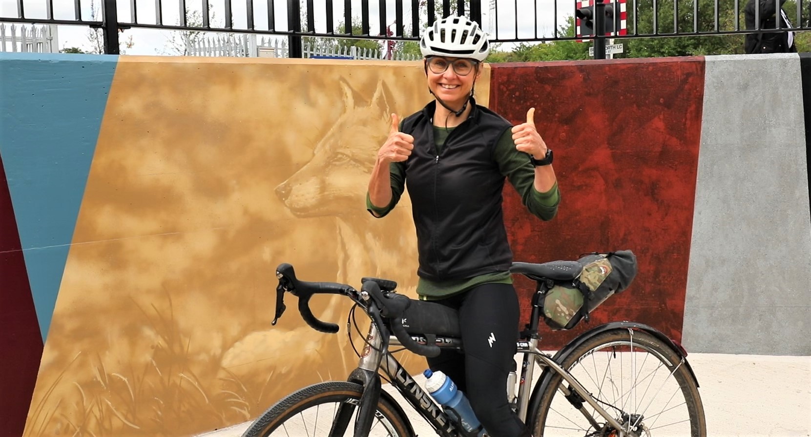 Cyclist thumbs up